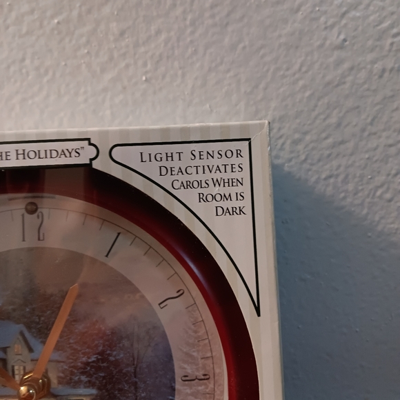 Vintage Thomas Kinkade Christmas Carol Clock - Picture 4 of 7